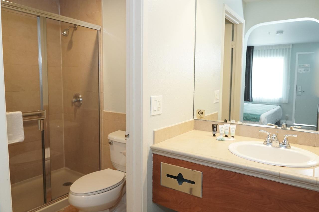 Riverleaf Inn Mission Valley - thumb 25