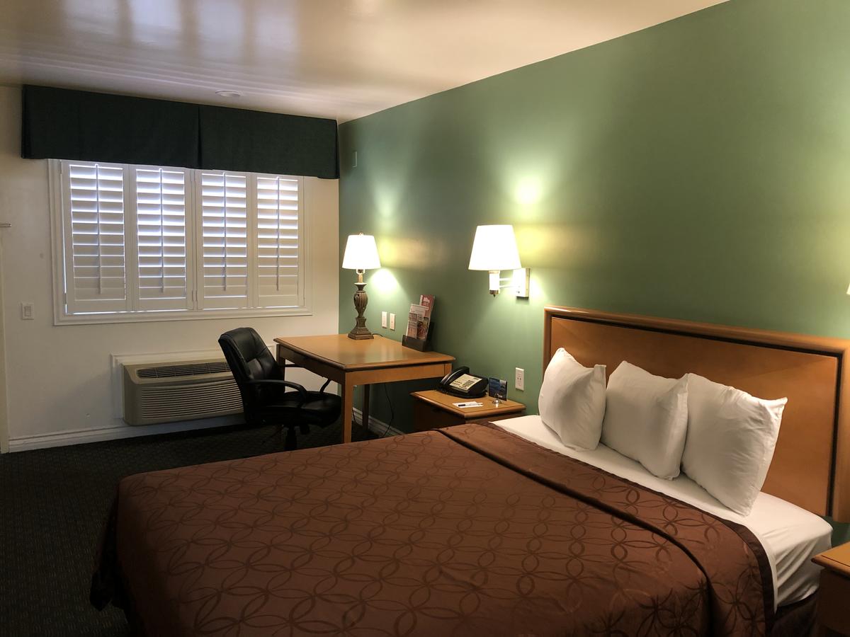 Travelodge By Wyndham San Diego Downtown Convention Center - thumb 1