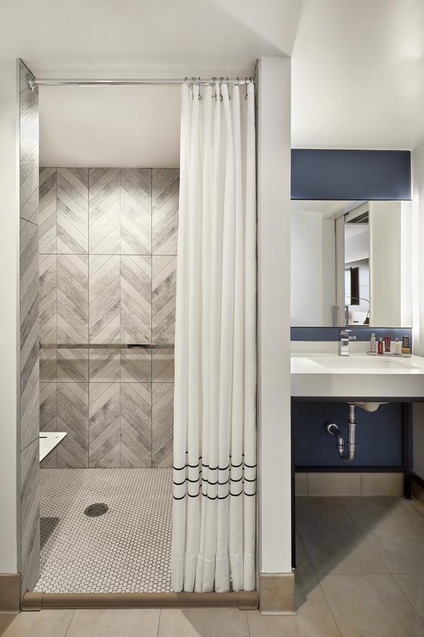 Anaheim Marriott - thumb 1