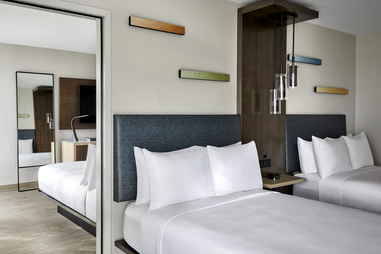 Anaheim Marriott - thumb 14