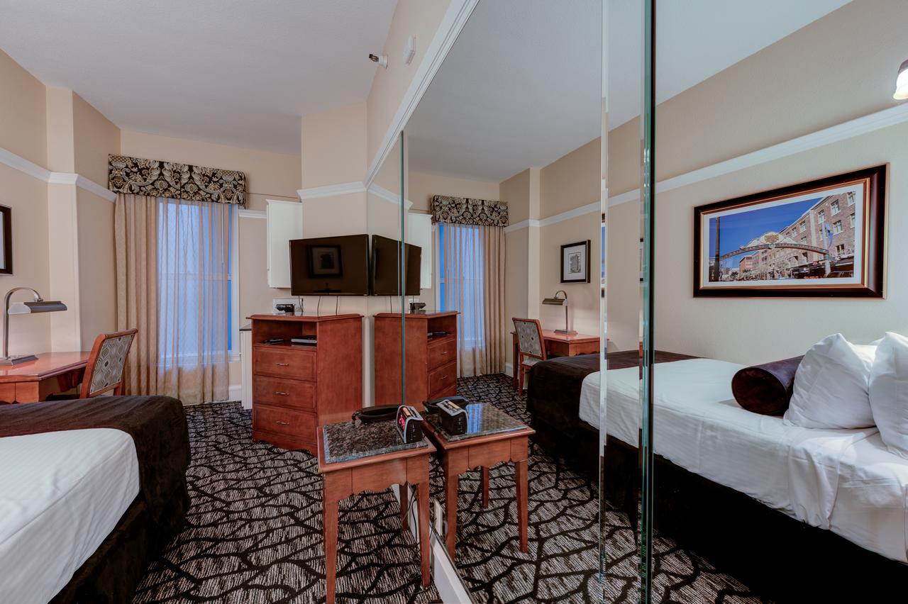 Gaslamp Plaza Suites - thumb 27