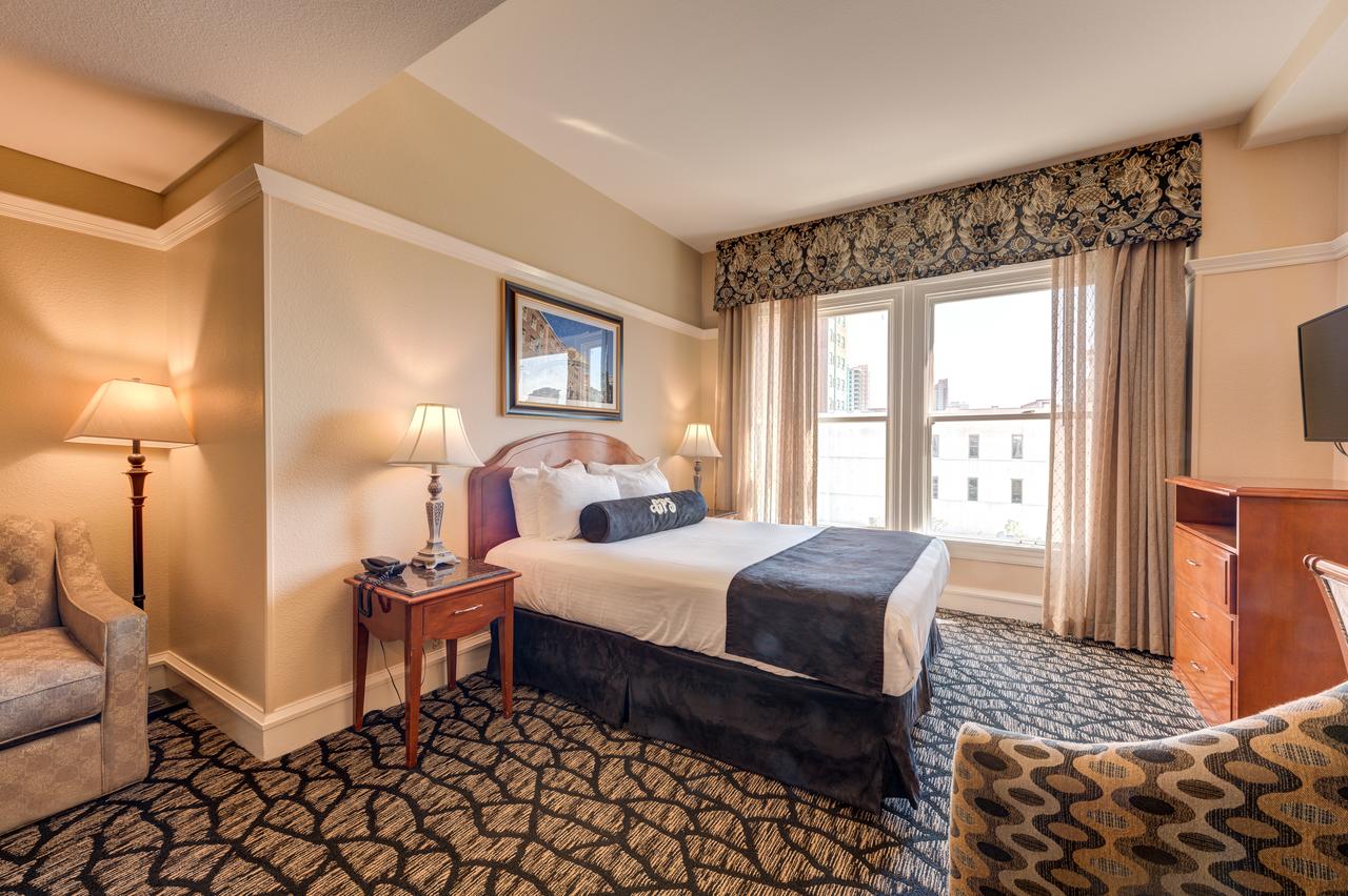 Gaslamp Plaza Suites - thumb 28
