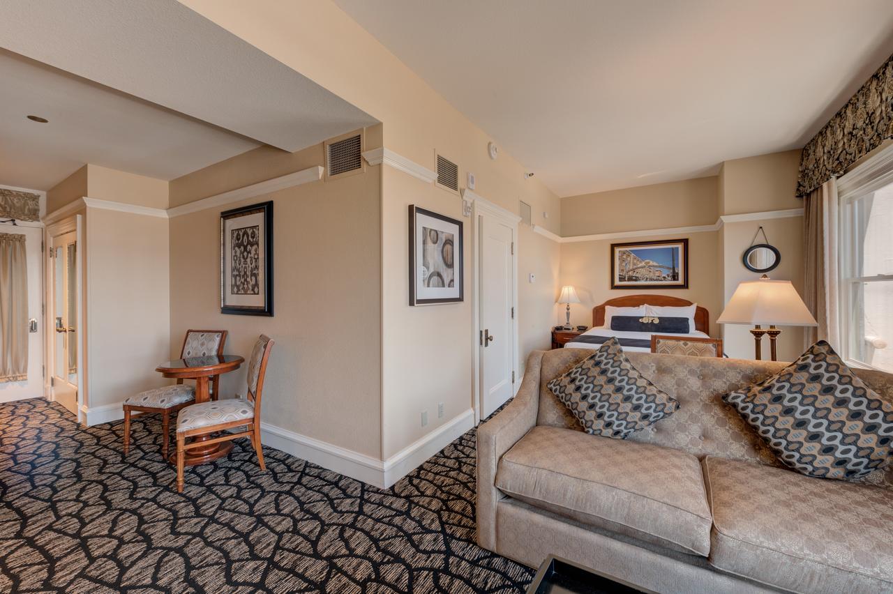 Gaslamp Plaza Suites - thumb 7