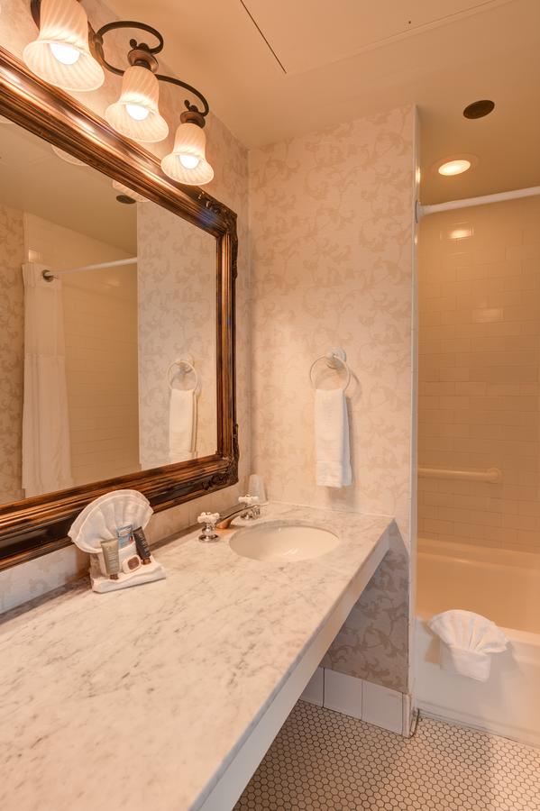 Gaslamp Plaza Suites - thumb 35