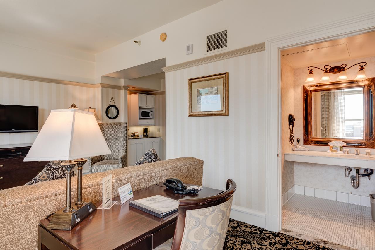 Gaslamp Plaza Suites - thumb 31