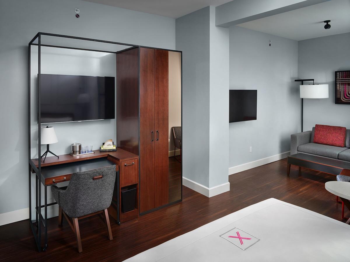 Axiom Hotel - thumb 23