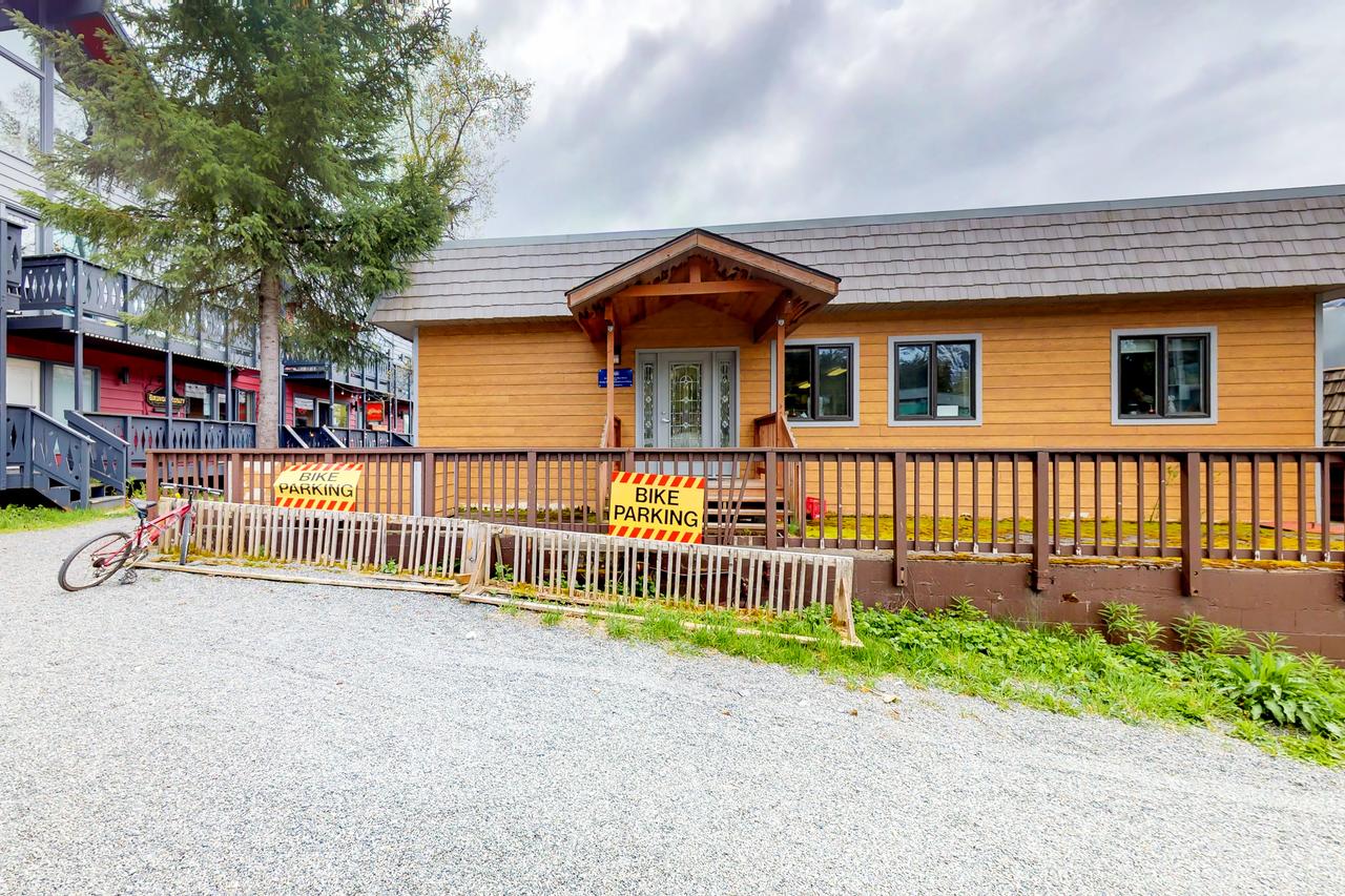 East Condo #208 - thumb 18