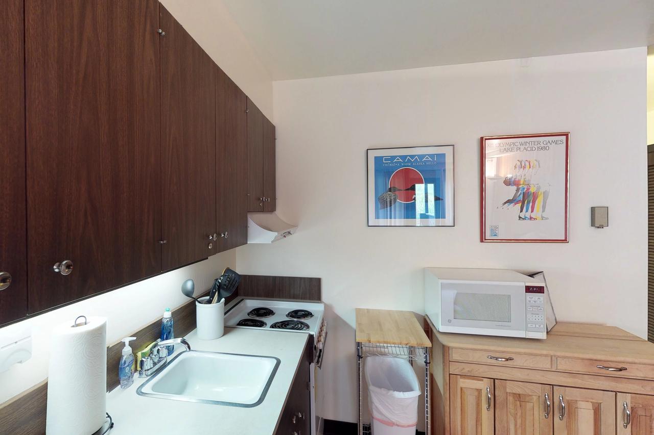 East Condo #208 - thumb 8