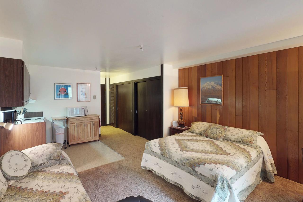 East Condo #208 - thumb 1