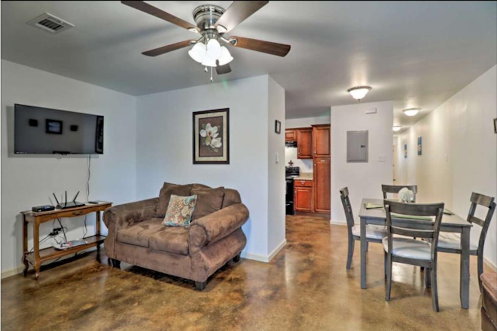 Gorgeous Centrallly Located In Conway - thumb 16