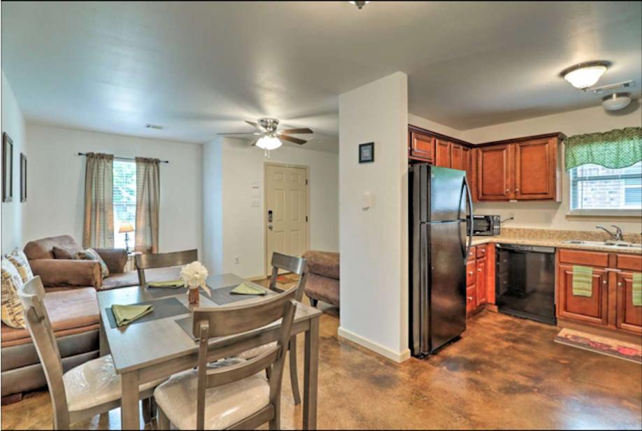 Gorgeous Centrallly Located In Conway - thumb 18