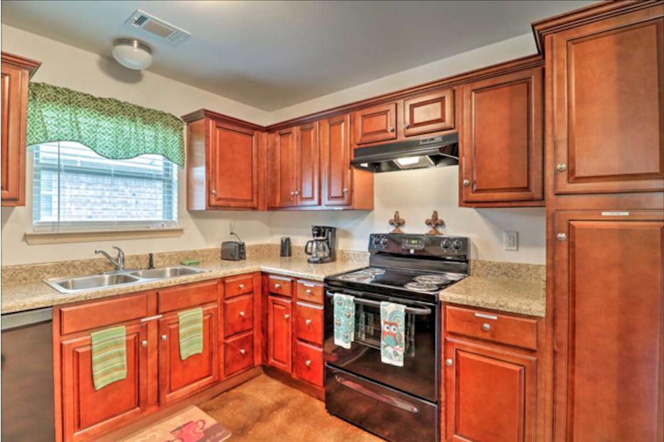 Gorgeous Centrallly Located In Conway - thumb 36