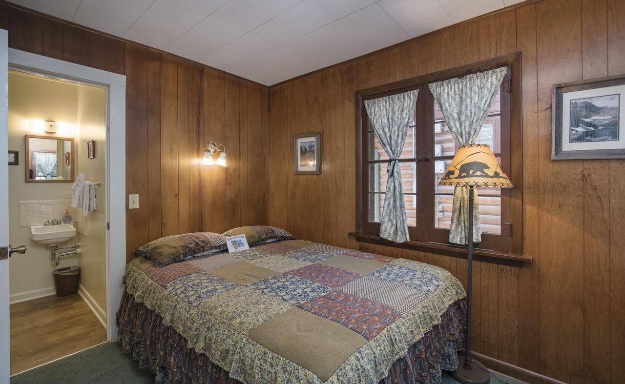 Swiftcurrent Lodge - thumb 34