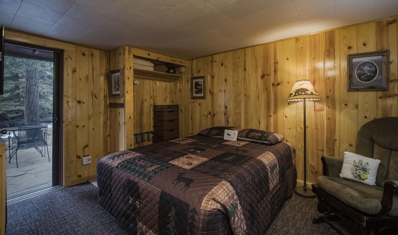 Swiftcurrent Lodge - thumb 36