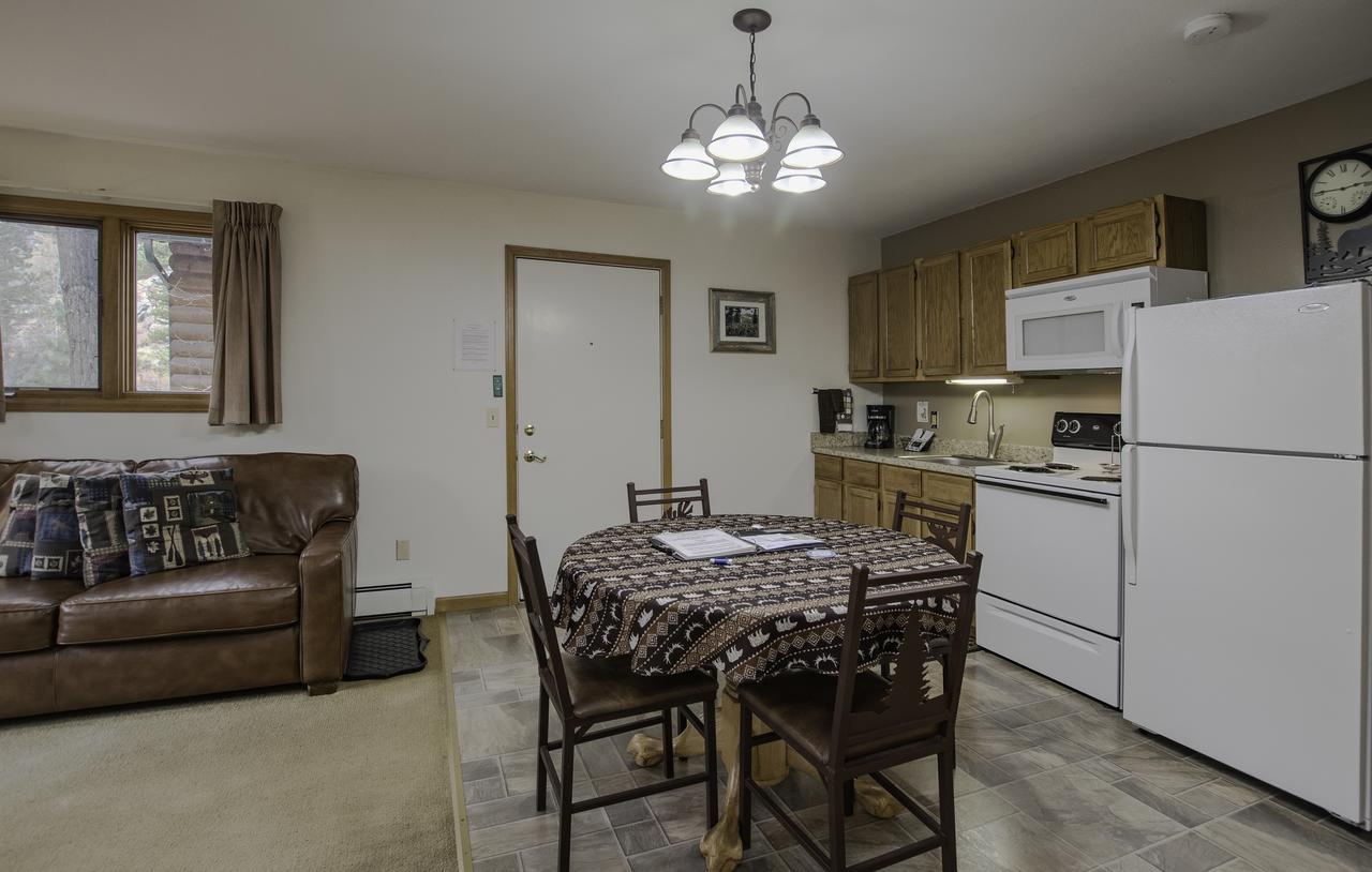Swiftcurrent Lodge - thumb 38