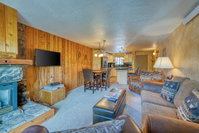 2 Bed 2 Bath Vacation home in Winter Park Accommodation Ohio