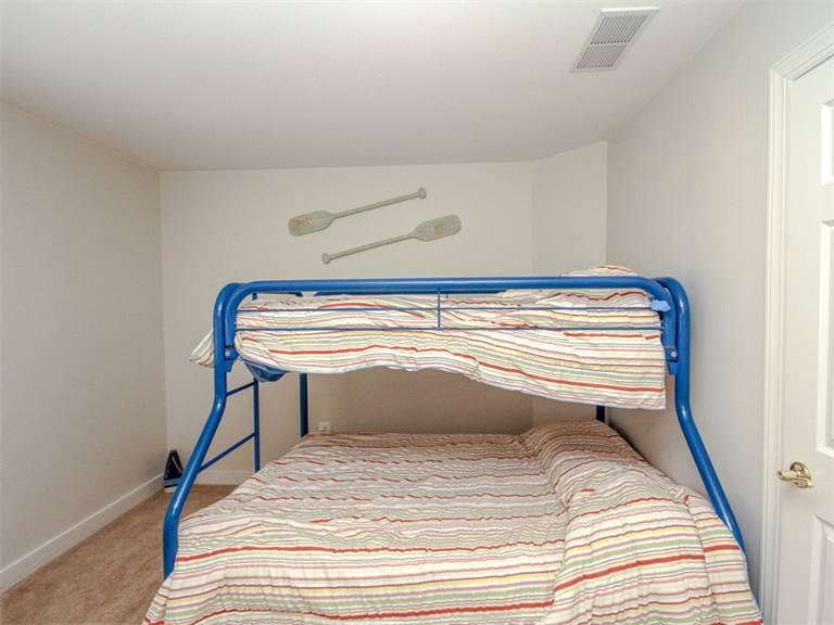 7 St. George Street Home - thumb 10