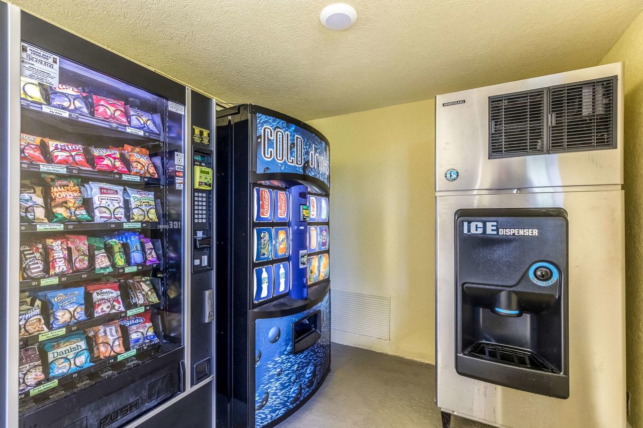 Quality Inn Palm Beach International Airport - thumb 18