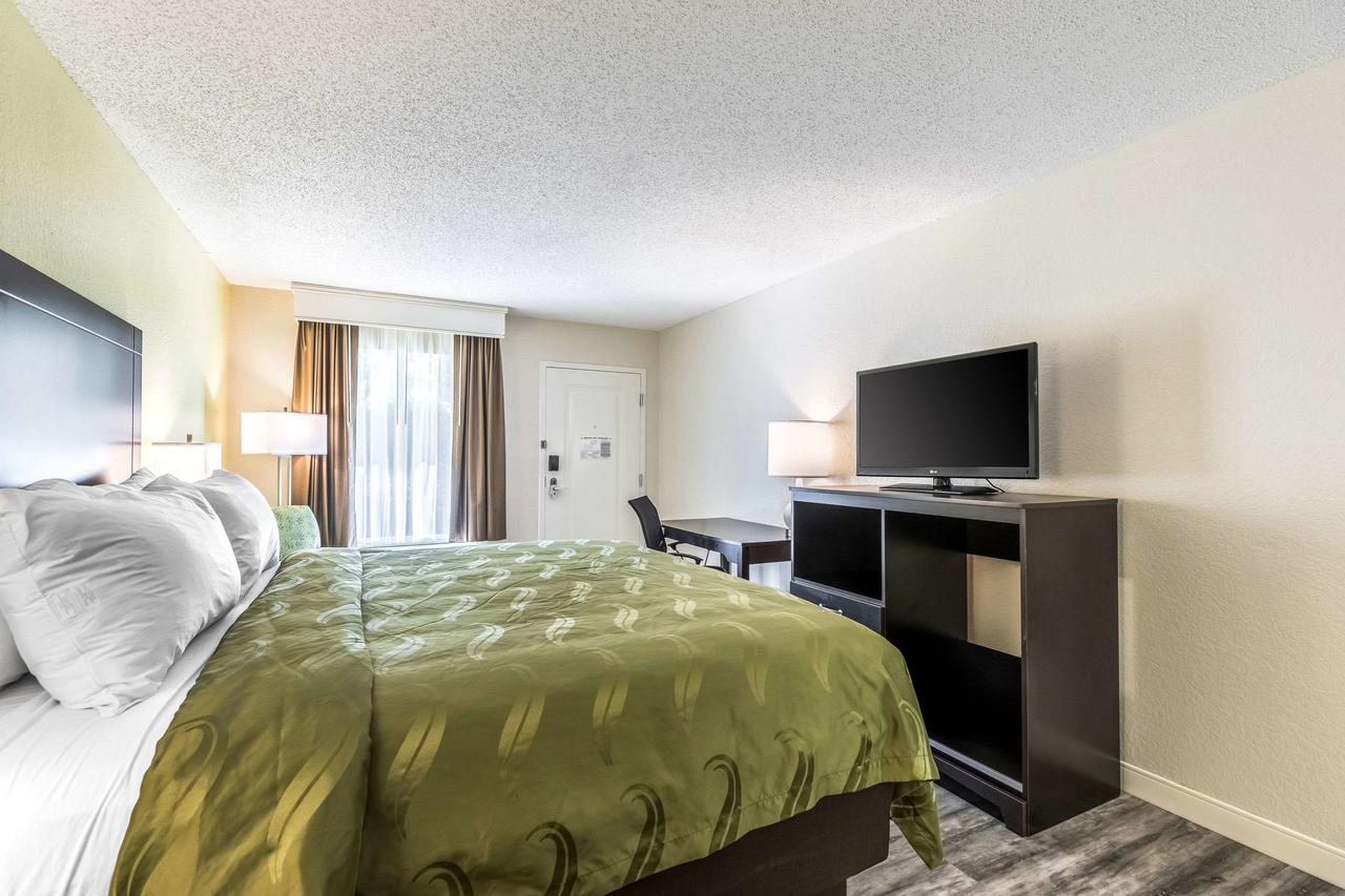 Quality Inn Palm Beach International Airport - thumb 12