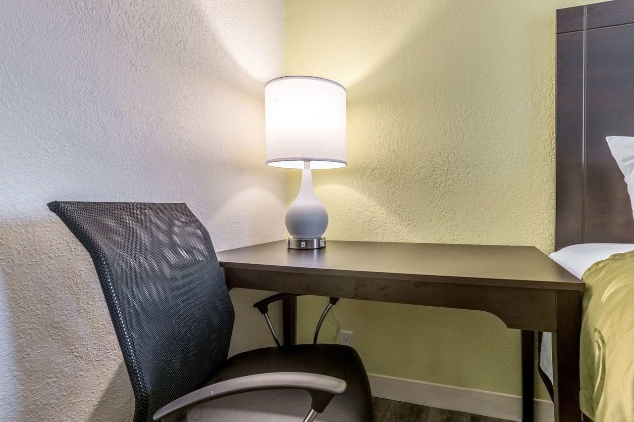Quality Inn Palm Beach International Airport - thumb 28