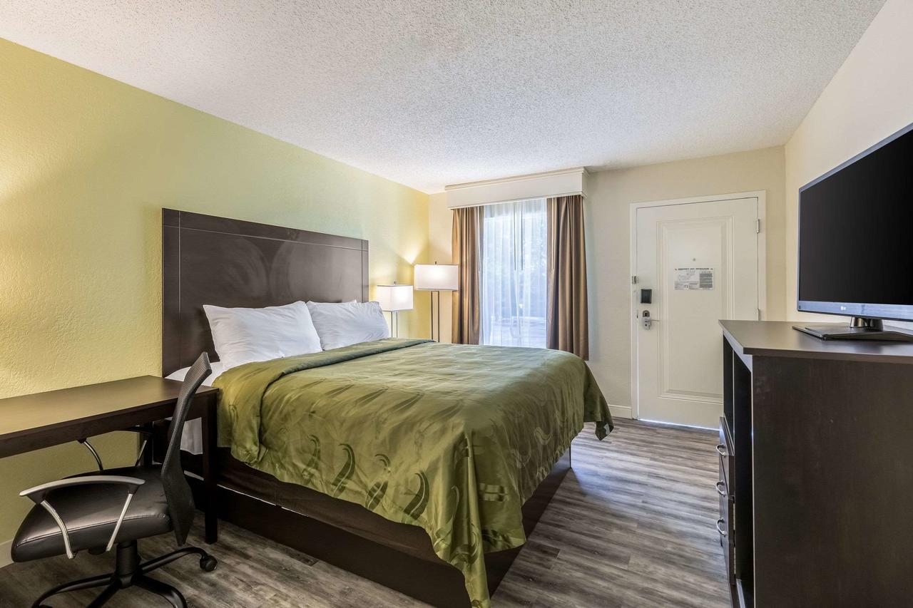 Quality Inn Palm Beach International Airport - thumb 32