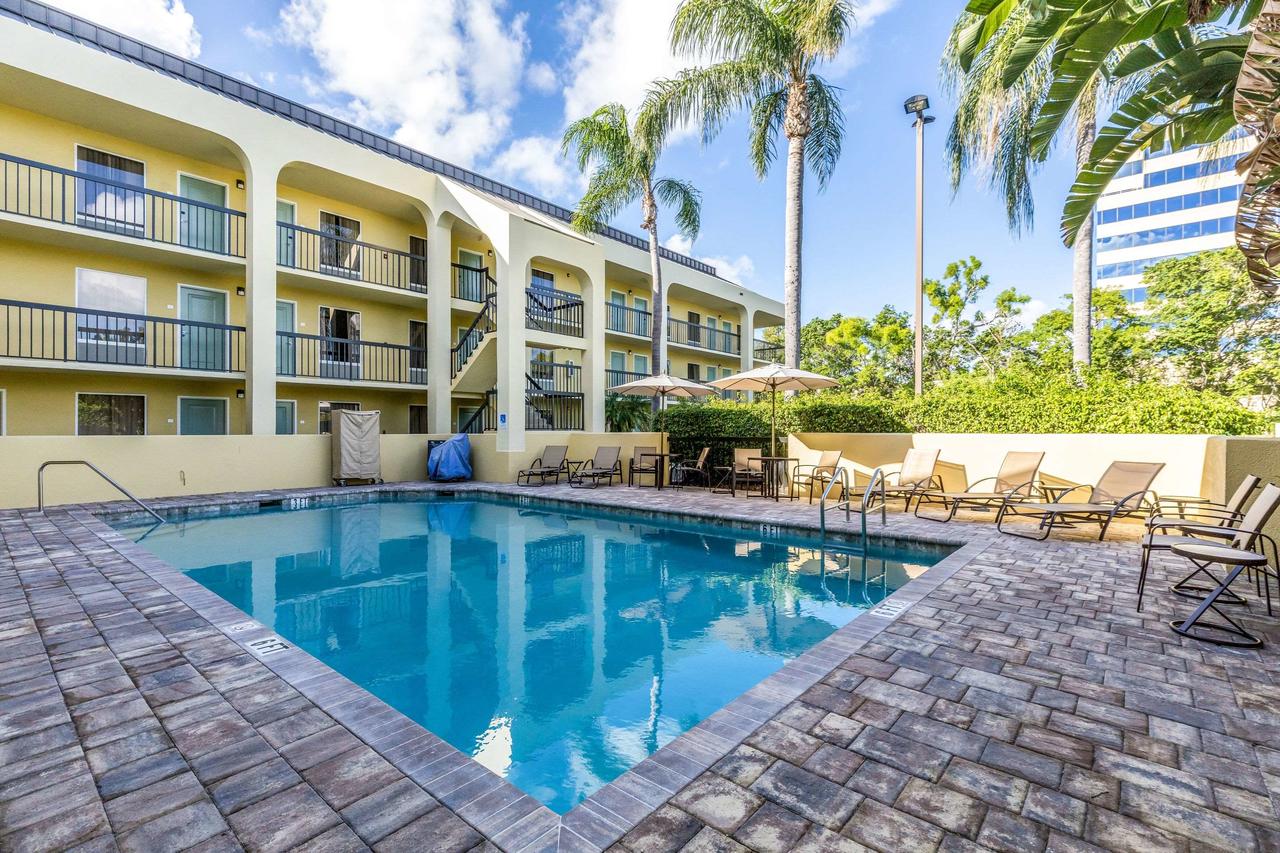 Quality Inn Palm Beach International Airport - thumb 17