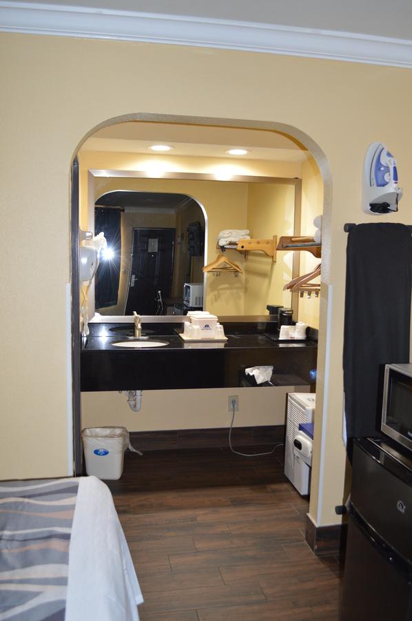 Americas Best Value Inn Fort Myers - thumb 17