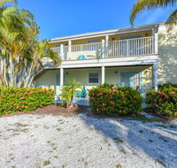Island Home with Pool - Accommodation Ohio