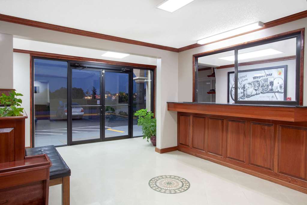 Super 8 Waycross - thumb 3