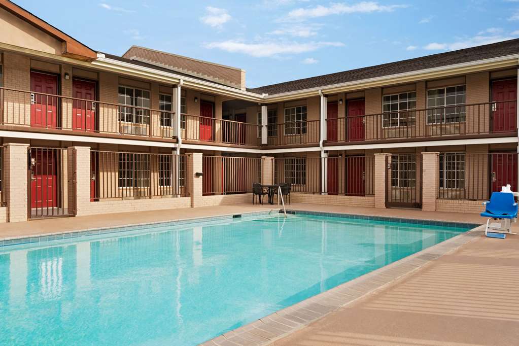 Super 8 Gulfport Near Biloxi - thumb 12