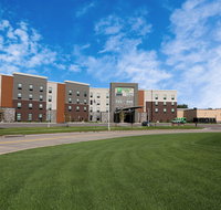 Holiday Inn Suites Airport - Accommodation Ohio