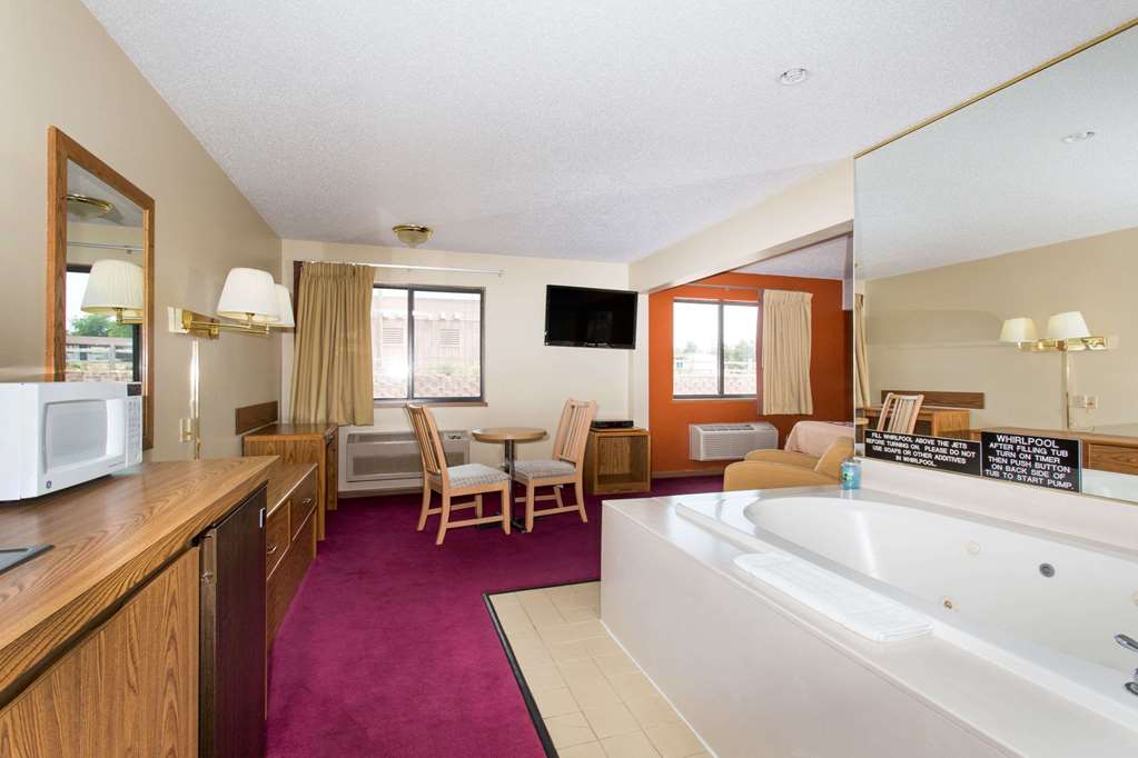 Super 8 Chadron NE - thumb 11