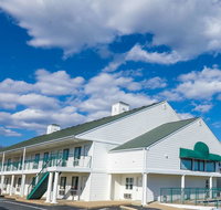 Super 8 by Wyndham Branson - Accommodation Ohio