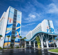 Surfside Inn  Suites at Universal's - Accommodation Ohio