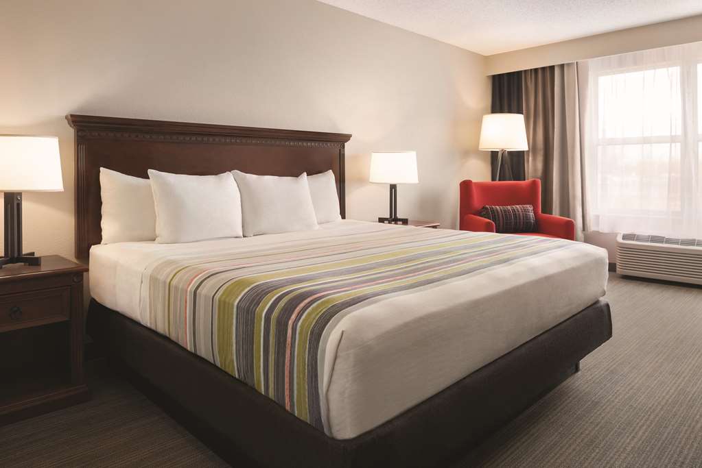 Country Inn & Suites Marinette - thumb 4