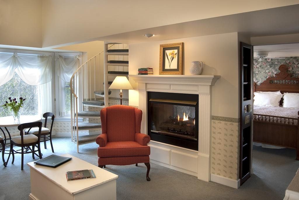 Eagle Harbor Inn - thumb 12