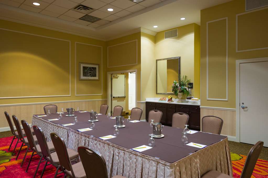 Hilton Garden Inn Edison/Raritan Center - thumb 10