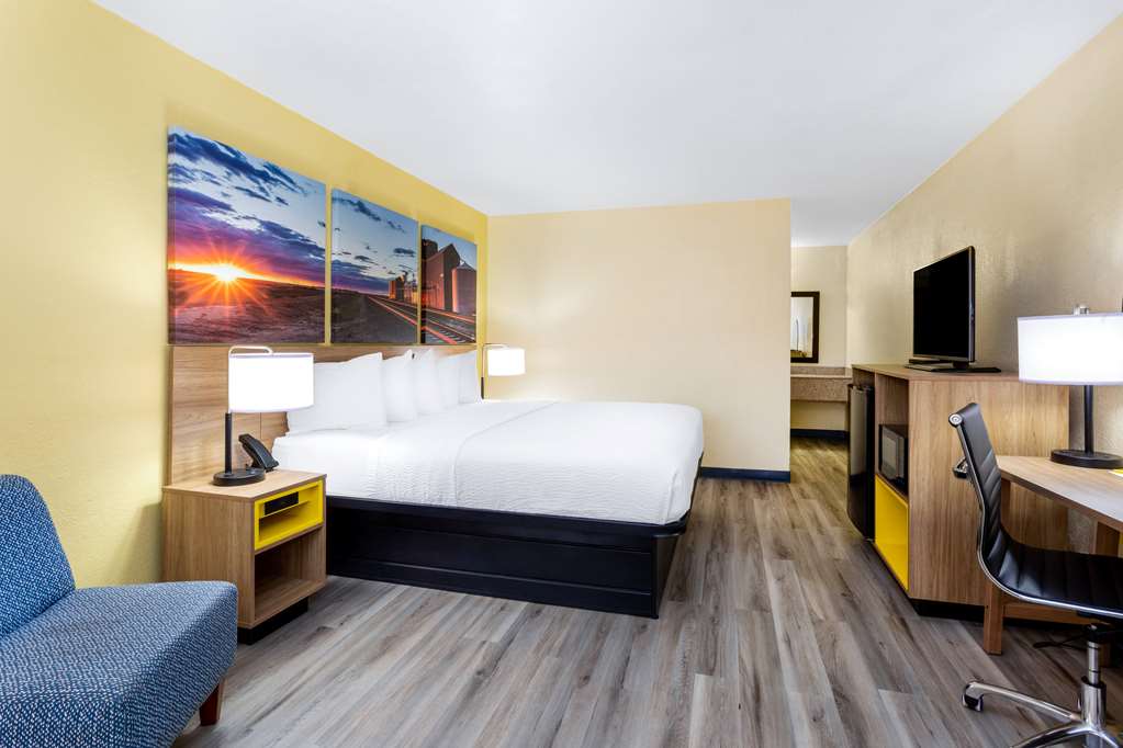 Days Inn & Suites Clovis - thumb 4