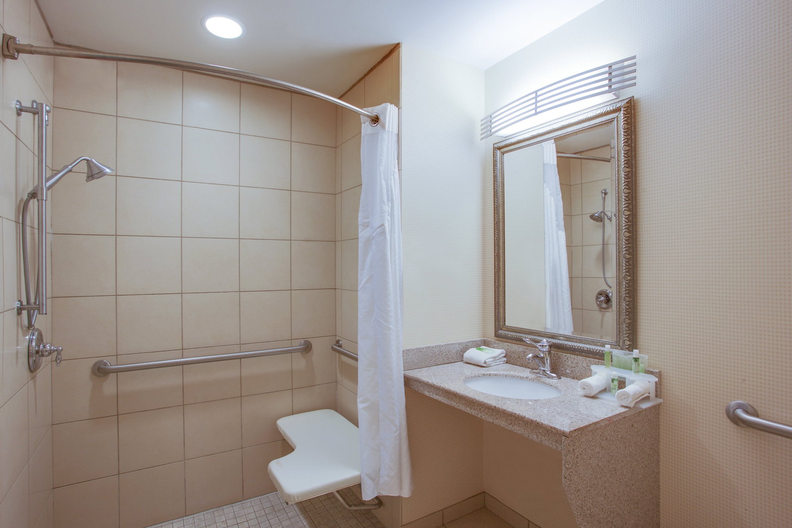 Holiday Inn Express Greensboro-East - thumb 6
