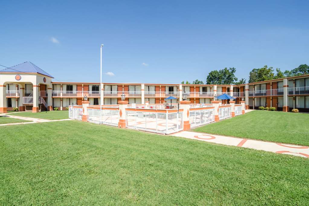 Rodeway Inn & Suites, Greensboro - thumb 1