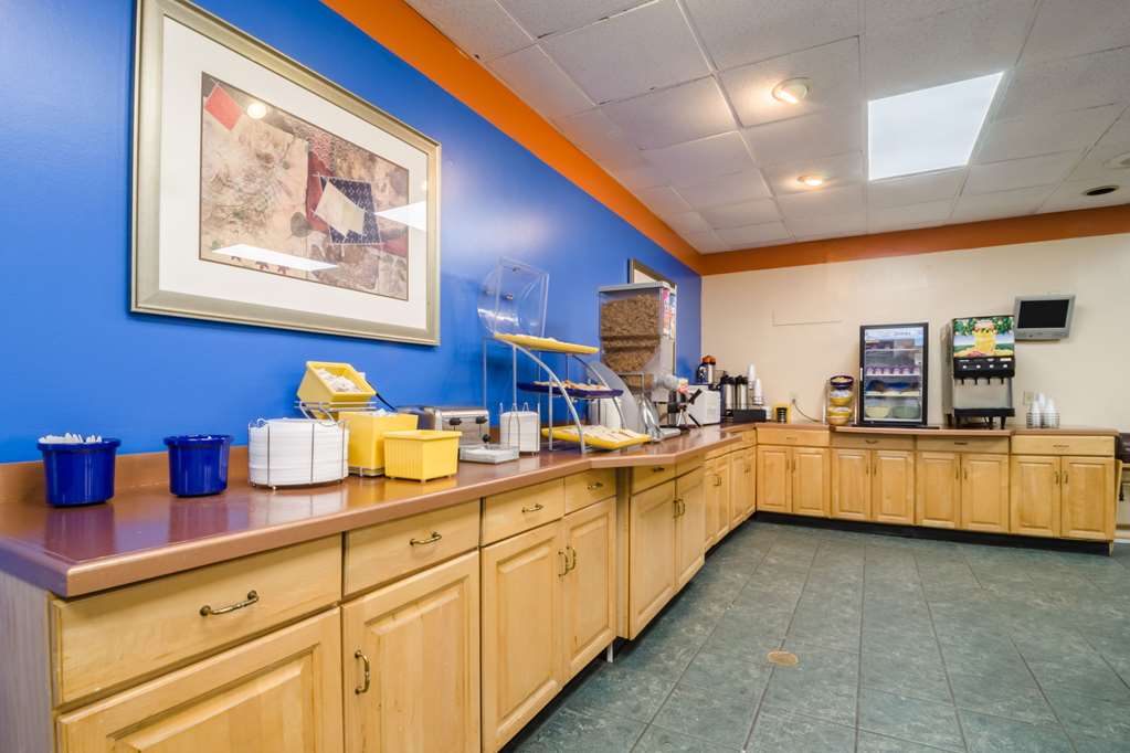 Rodeway Inn & Suites, Greensboro - thumb 11