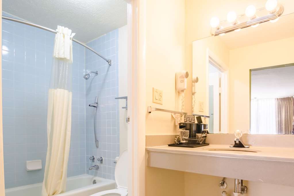 Rodeway Inn & Suites, Greensboro - thumb 14