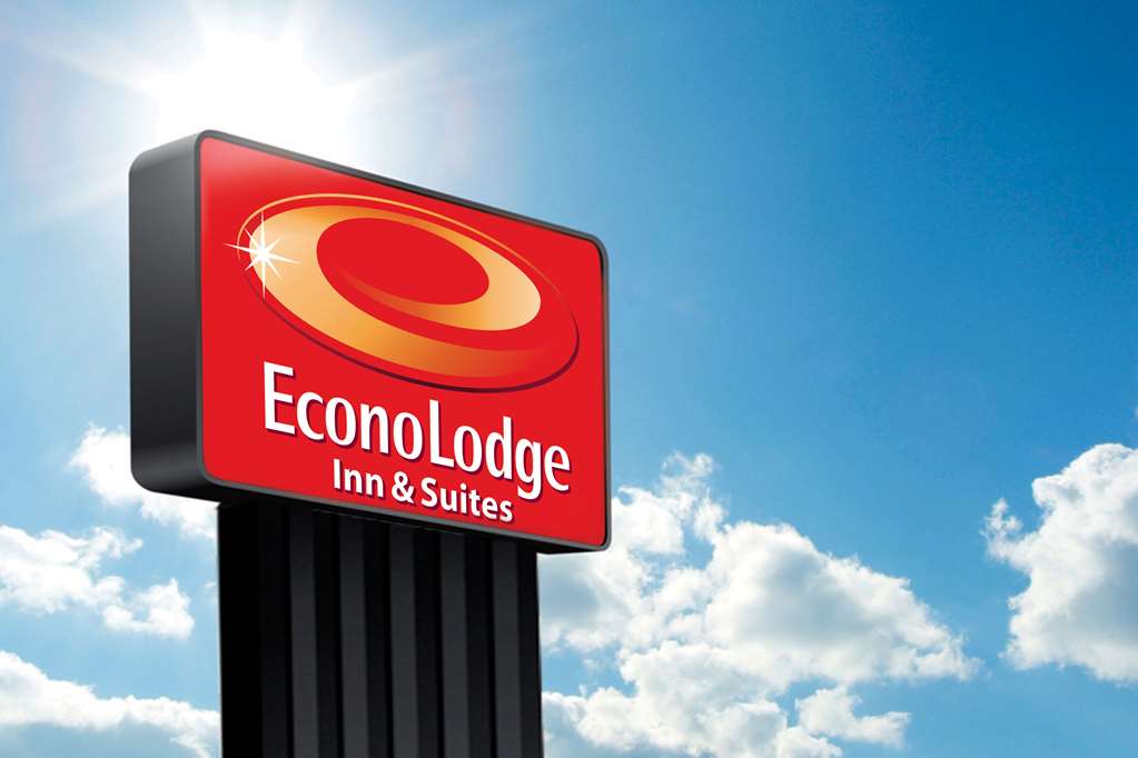 Econo Lodge Inn & Suites - thumb 0