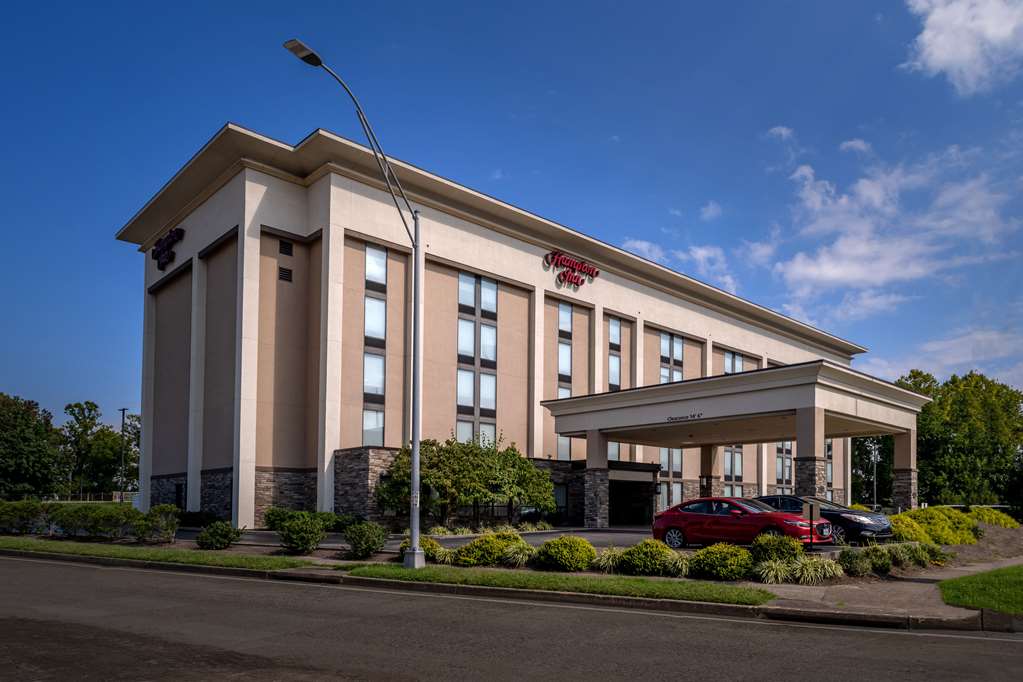 Hampton Inn Charleston Civic Center - thumb 1