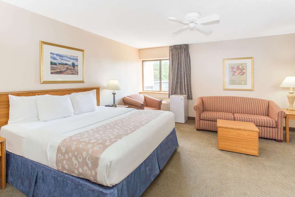 Baymont Inn & Suites Davenport - thumb 10