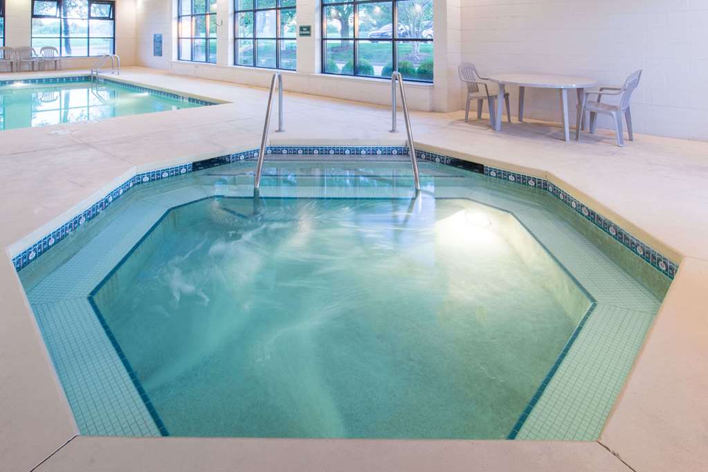 Baymont Inn & Suites Davenport - thumb 13