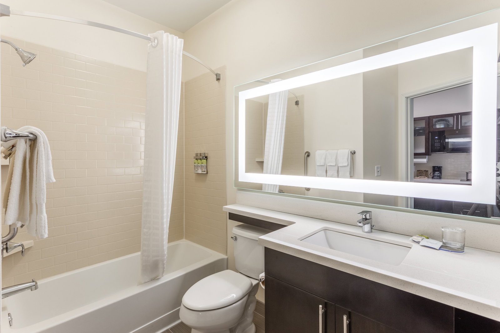 Candlewood Suites Davenport - thumb 10