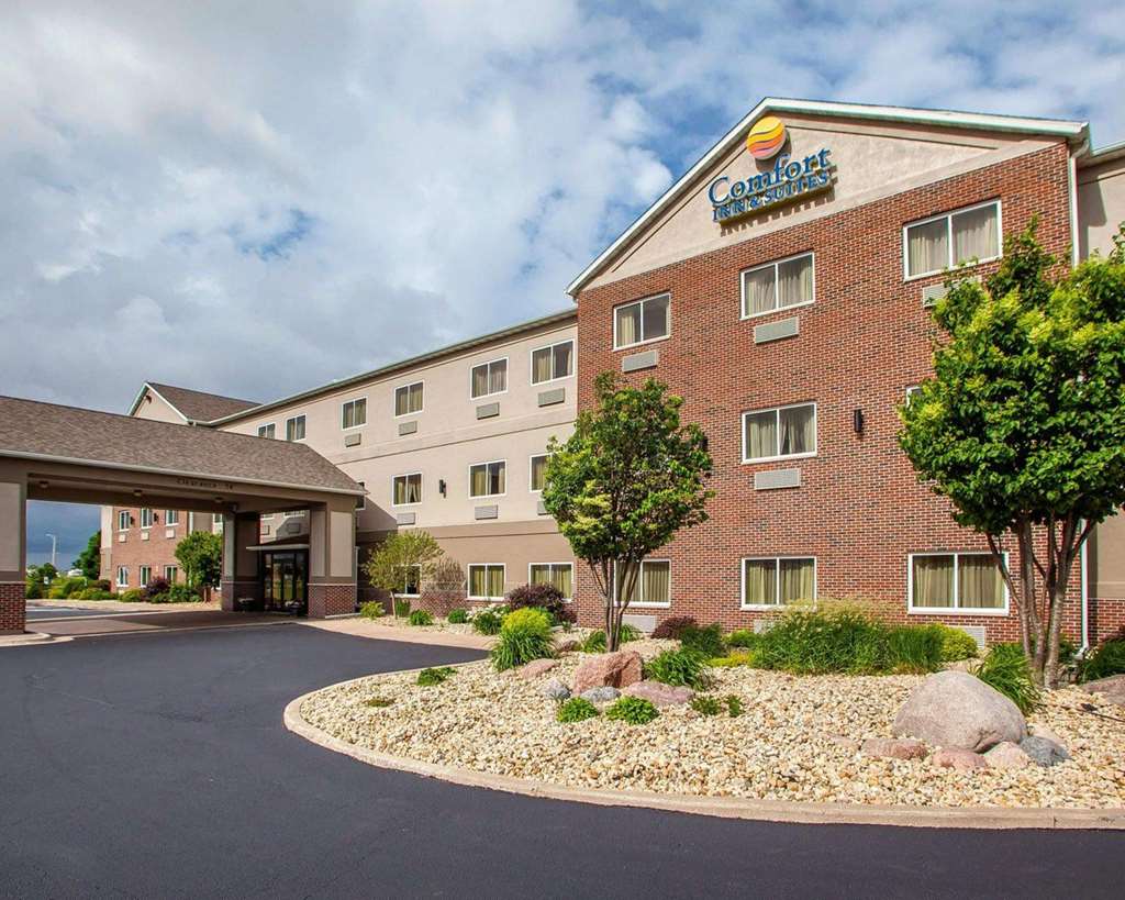 Comfort Inn & Suites - thumb 0