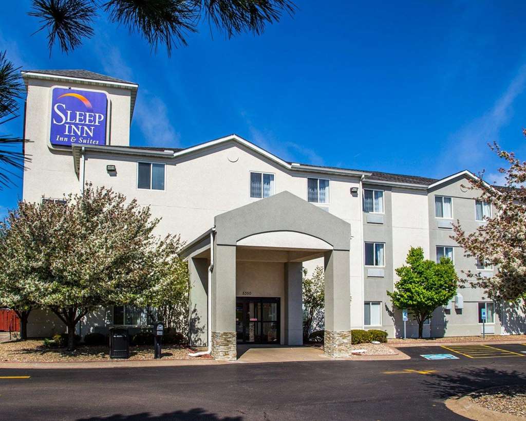 Sleep Inn & Suites - thumb 1