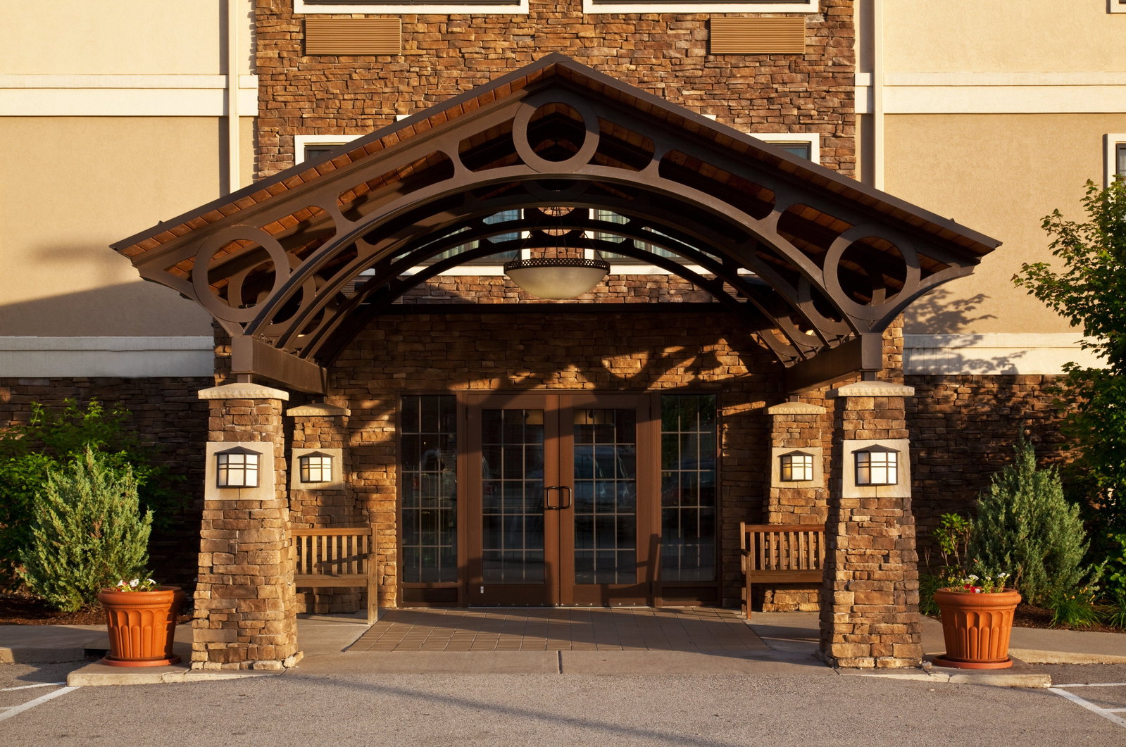 Staybridge Suites - thumb 1
